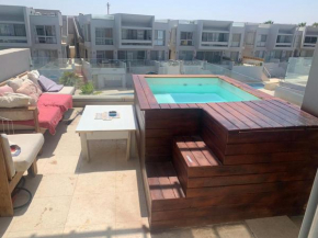 1BR with private Heated Jacuzzi at Sholan Elgouna